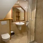 Goralskie Spanie Bed & Breakfast 3*